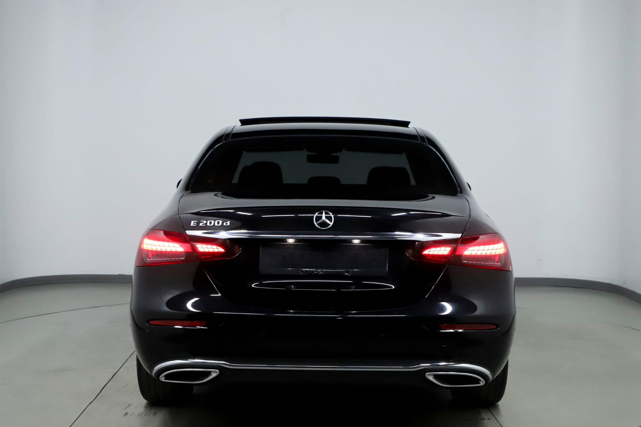 Mercedes-Benz E 200 d, Tümü fotoğrafı 1